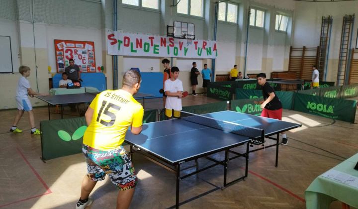 Akcie / Stolnotenisový turnaj o pohár riaditeľky školy  - foto