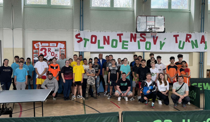 Akcie / Stolnotenisový turnaj o pohár riaditeľky školy  - foto
