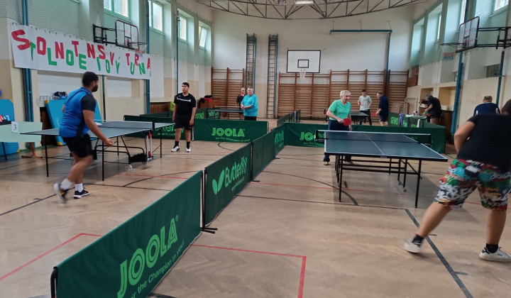 Akcie / Stolnotenisový turnaj pre rodičov a priateľov školy - foto