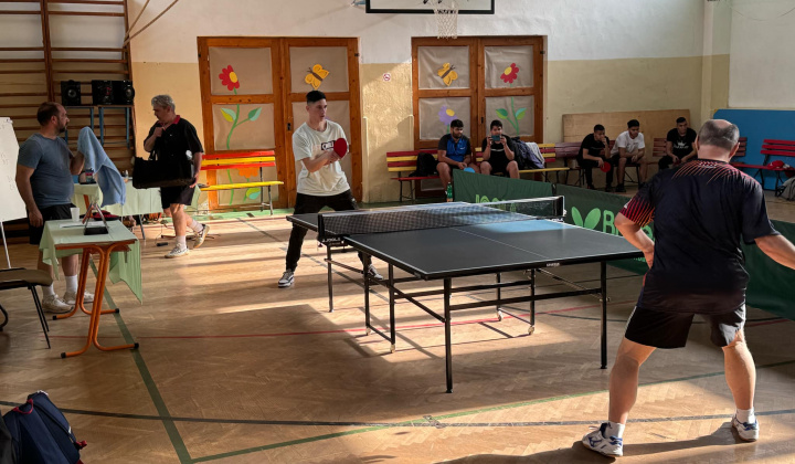 Akcie / Stolnotenisový turnaj pre rodičov a priateľov školy - foto
