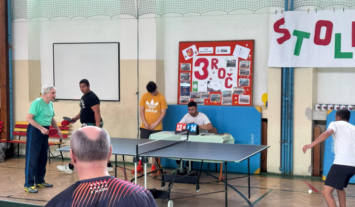 Akcie / Stolnotenisový turnaj pre rodičov a priateľov školy - foto