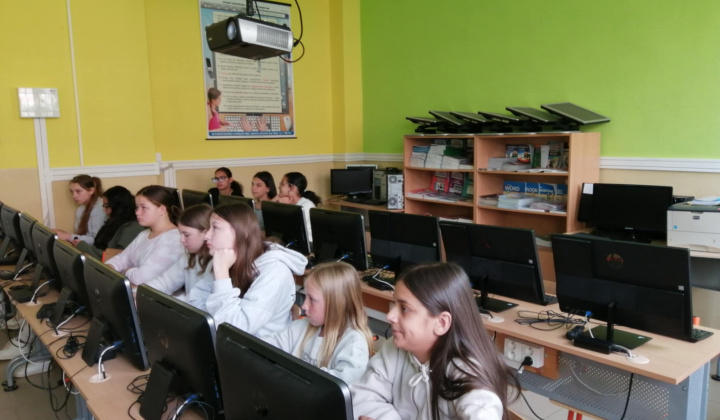 Akcie / Aj Ty v IT, alebo keď dievčatá programujú - foto
