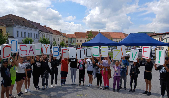 Akcie / Čo sa hýbe, to je živé.  - foto