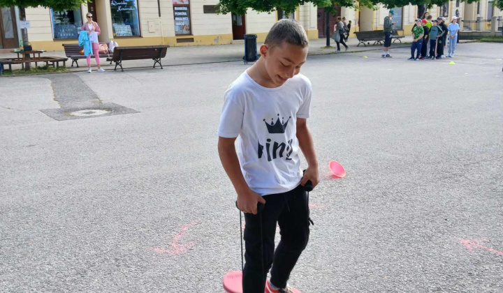 Akcie / Čo sa hýbe, to je živé.  - foto
