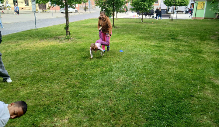 Akcie / Čo sa hýbe, to je živé.  - foto