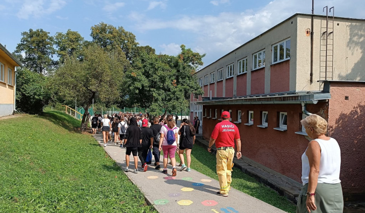 Akcie / Účelové cvičenie a penová šou  5.9.2025 - foto