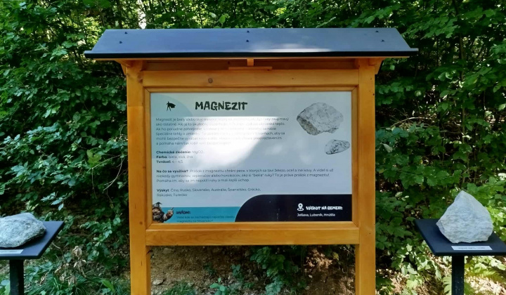 Akcie / Turistická vychádzka  - foto