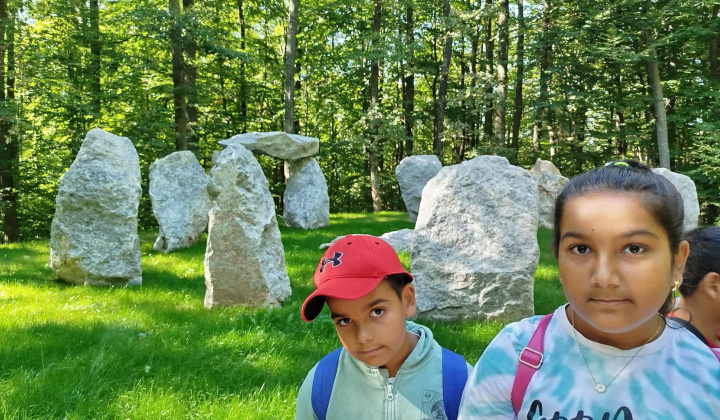 Akcie / Turistická vychádzka  - foto