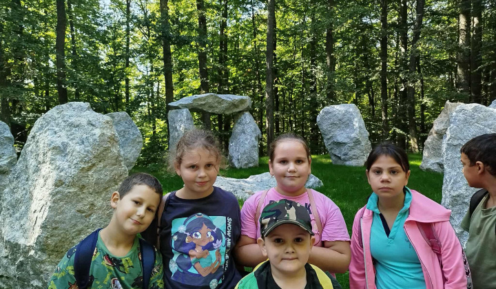 Akcie / Turistická vychádzka  - foto