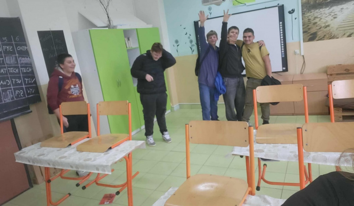 Akcie / Školský podporný tím - foto
