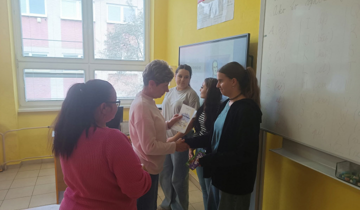 Súťaže / olympiády / Školské kolo Olympiády zo slovenského jazyka a literatúry  - foto
