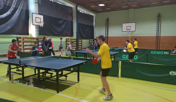Súťaže / olympiády / Okresné kolo stolnotenisového turnaja  - foto