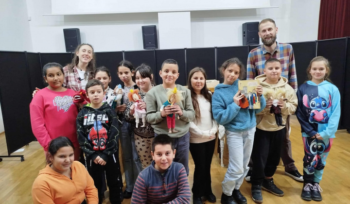 Akcie / Bábkové divadlo  - foto