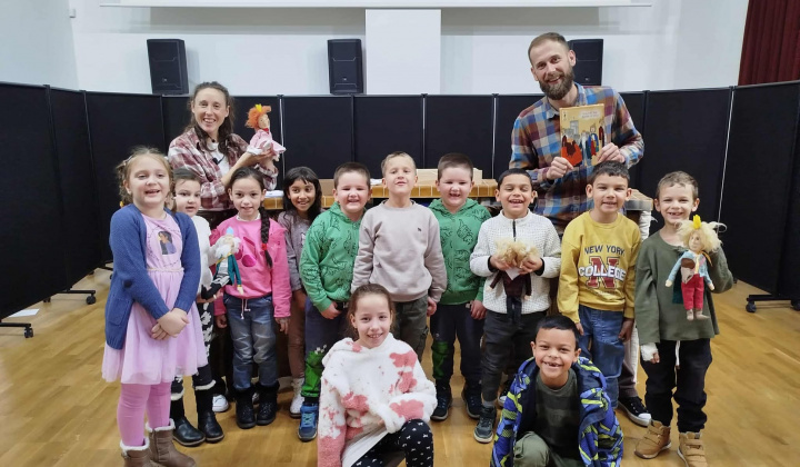 Akcie / Bábkové divadlo  - foto