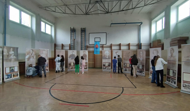 Akcie / Slovenské ženy v národnom hnutí - foto