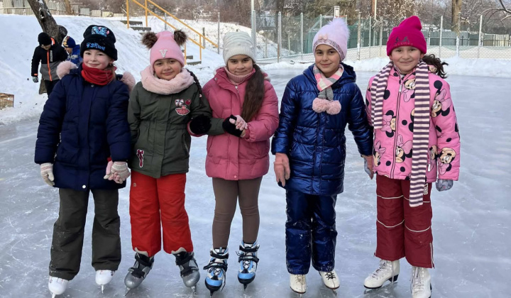 Akcie / Školské klzisko  - foto