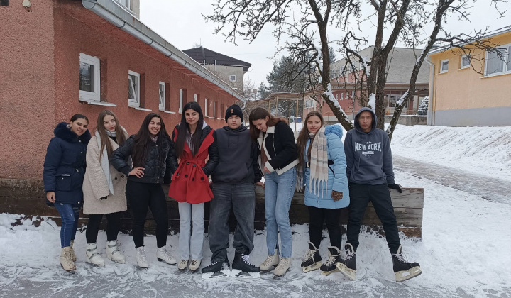 Akcie / Školské klzisko  - foto