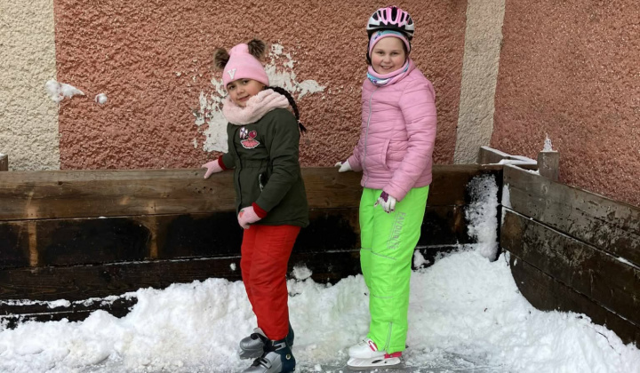 Akcie / Školské klzisko  - foto