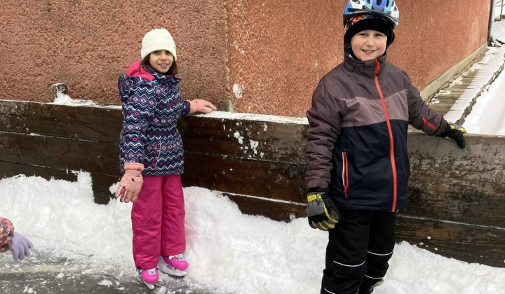 Akcie / Školské klzisko  - foto