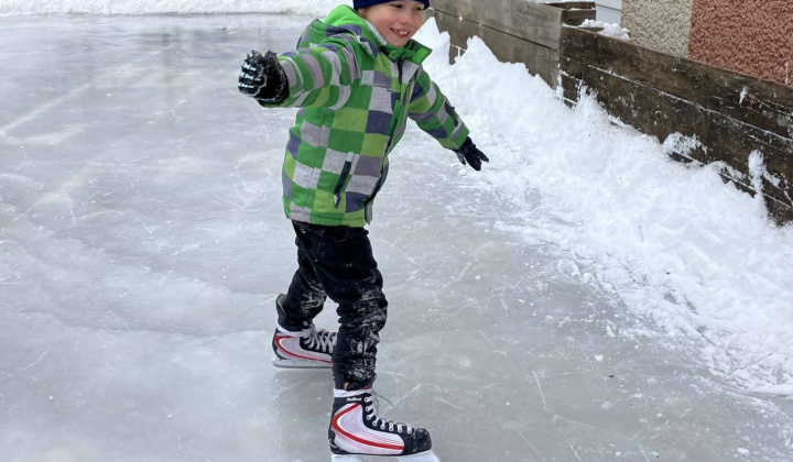 Akcie / Školské klzisko  - foto