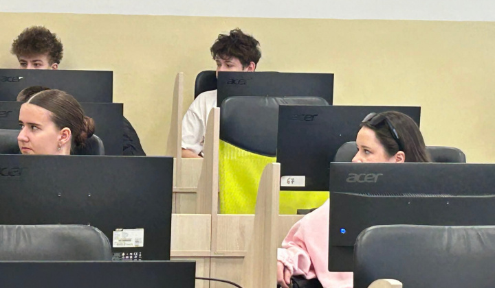 Súťaže / olympiády / Olympiáda mladých informatikov - foto