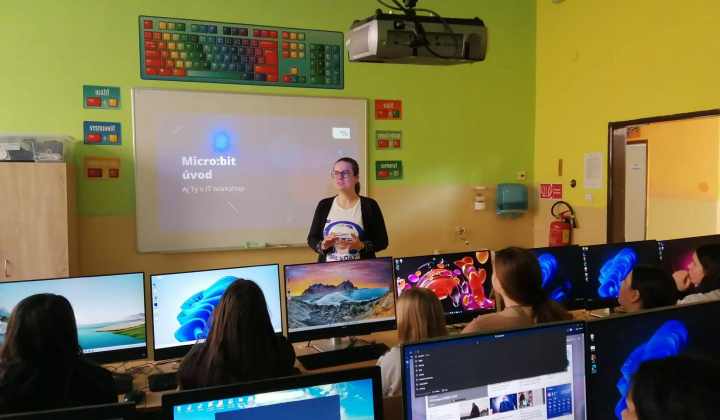 Akcie / Keď dievčatá programujú  - foto