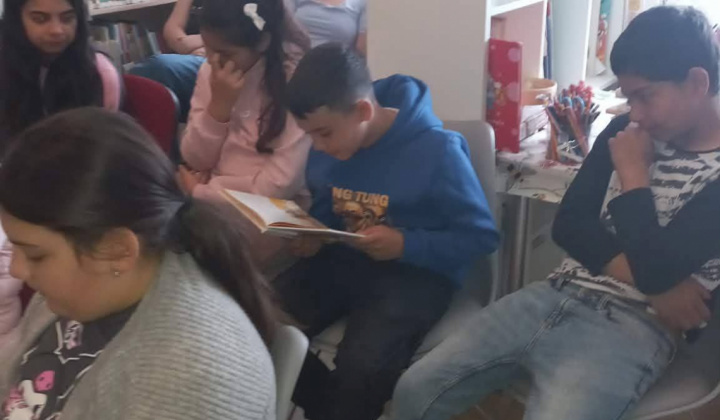 Akcie / Čítajme si... - foto