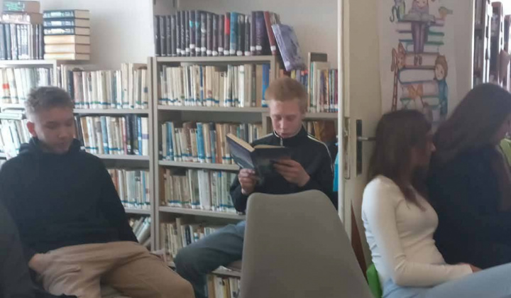 Akcie / Čítajme si... - foto