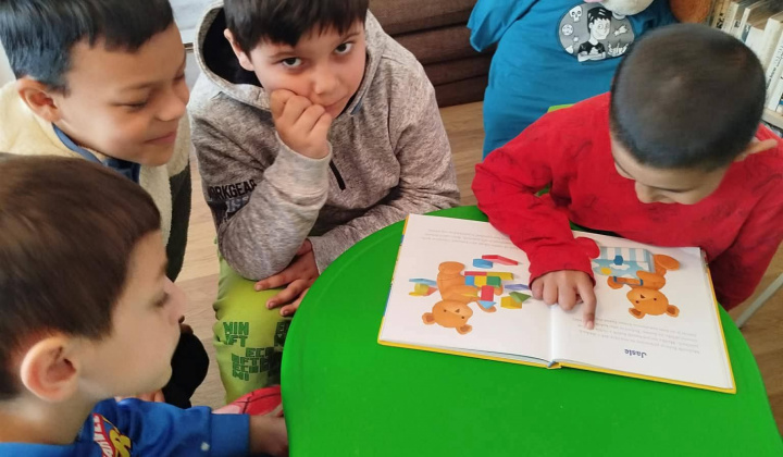 Akcie / Čítajme si... - foto