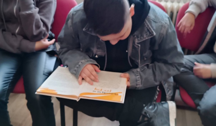 Akcie / Čítajme si... - foto