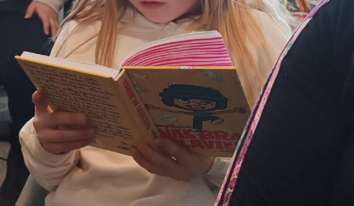 Akcie / Čítajme si... - foto