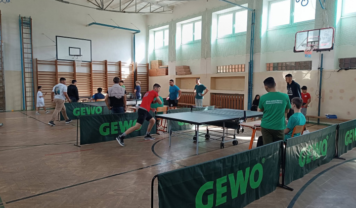 Akcie / Oslava Svetového dňa stolného tenisu - foto