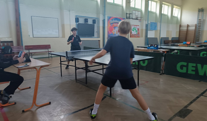 Akcie / Oslava Svetového dňa stolného tenisu - foto