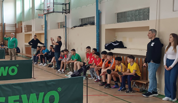 Súťaže / olympiády / Oslava Svetového dňa stolného tenisu - foto