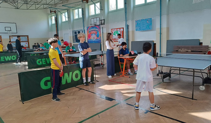 Súťaže / olympiády / Oslava Svetového dňa stolného tenisu - foto