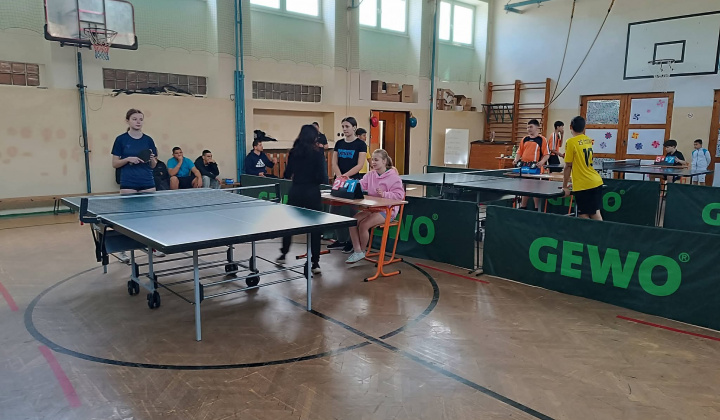 Súťaže / olympiády / Oslava Svetového dňa stolného tenisu - foto