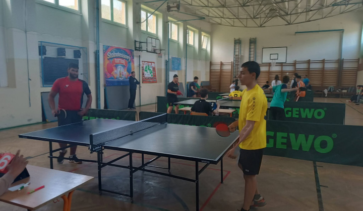 Súťaže / olympiády / Oslava Svetového dňa stolného tenisu - foto