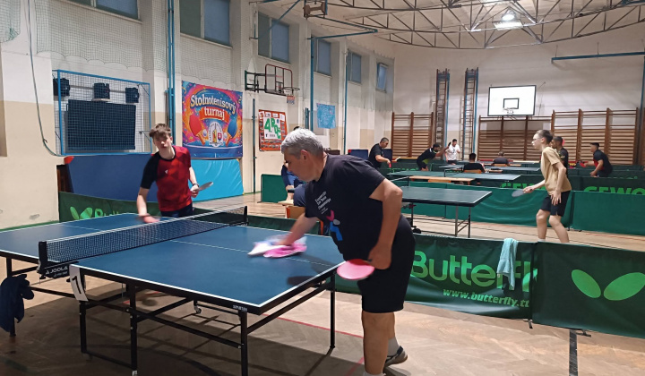 Akcie / Stolnotenisový turnaj pre rodičov a priateľov školy  - foto