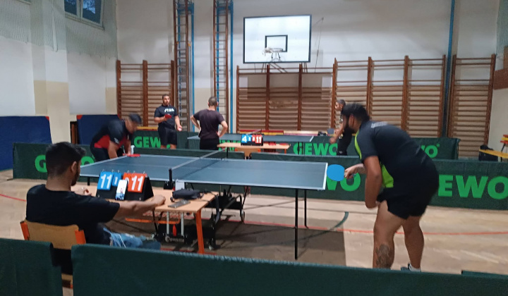 Akcie / Stolnotenisový turnaj pre rodičov a priateľov školy  - foto
