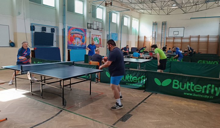Akcie / Stolnotenisový turnaj pre rodičov a priateľov školy  - foto