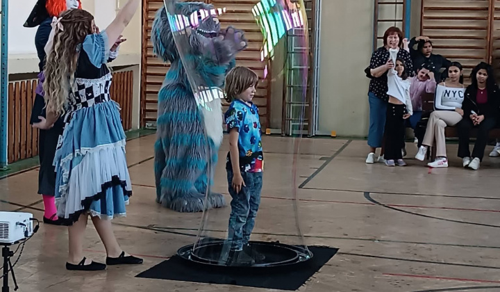 Akcie / Cirkus Galent - foto