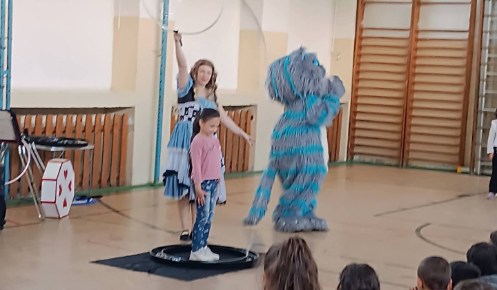 Akcie / Cirkus Galent - foto