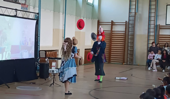 Akcie / Cirkus Galent - foto