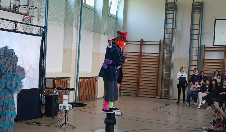 Akcie / Cirkus Galent - foto