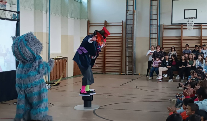 Akcie / Cirkus Galent - foto