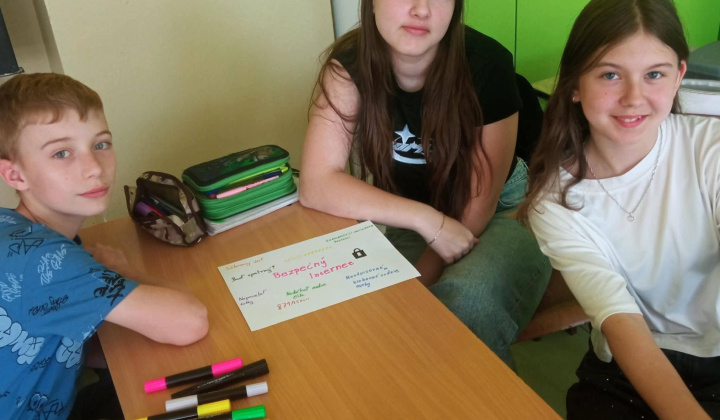 Akcie / Školský podporný tím a bezpečný internet  - foto