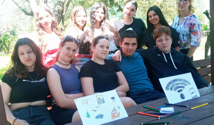 Akcie / Školský podporný tím a bezpečný internet  - foto