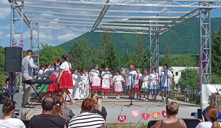 Akcie / Slávnostná akadémia pri príležitosti Dňa matiek - foto