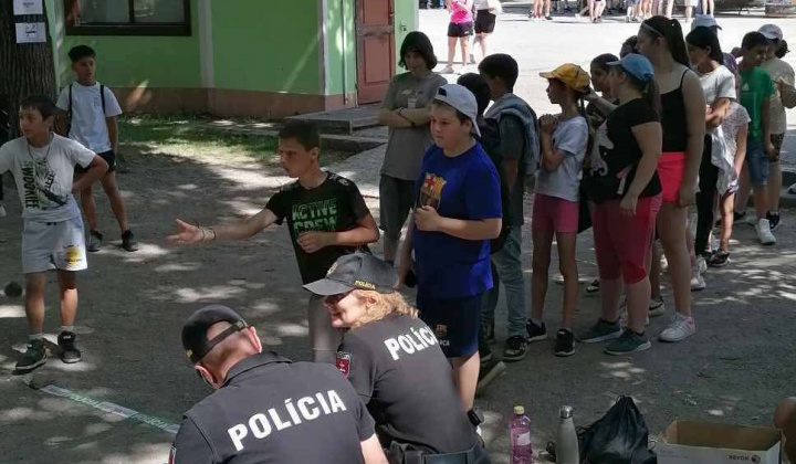 Akcie / Čo sa hýbe, to je živé - foto