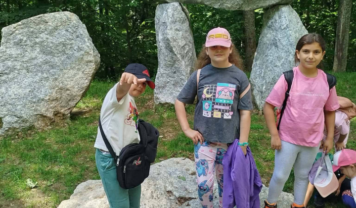 Akcie / Škola v prírode - Hrádok - foto